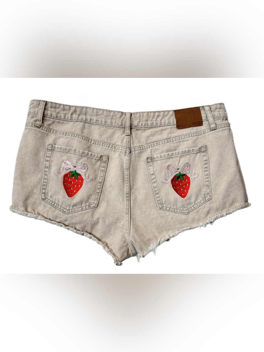 Aeropostale Strawberry Embroidered Low Rise Denim Shorts Size 16 Y2K